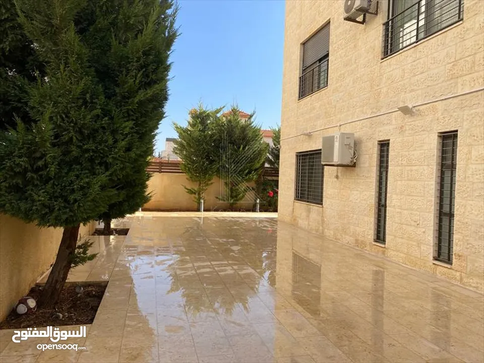 شقة فاخرة للبيع في رجم عميش