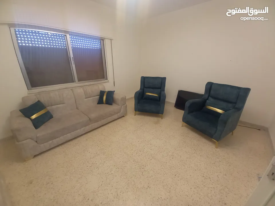 طقم كنب مستعمل بحالة الوكالة للبيع