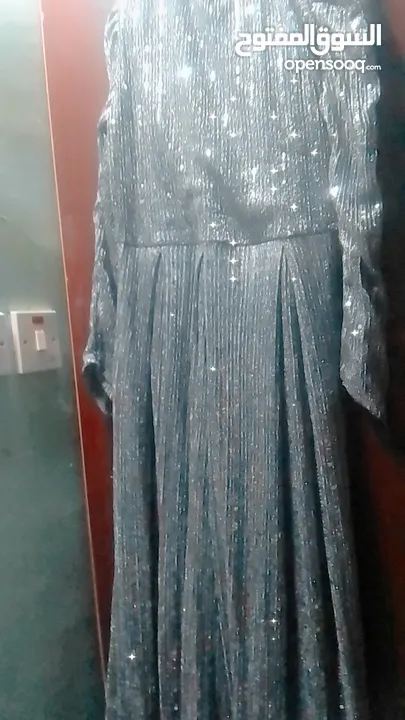 فستان للبيع