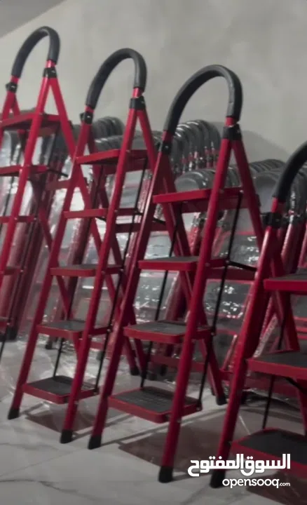 سلالم منزلية احجام مختلفة