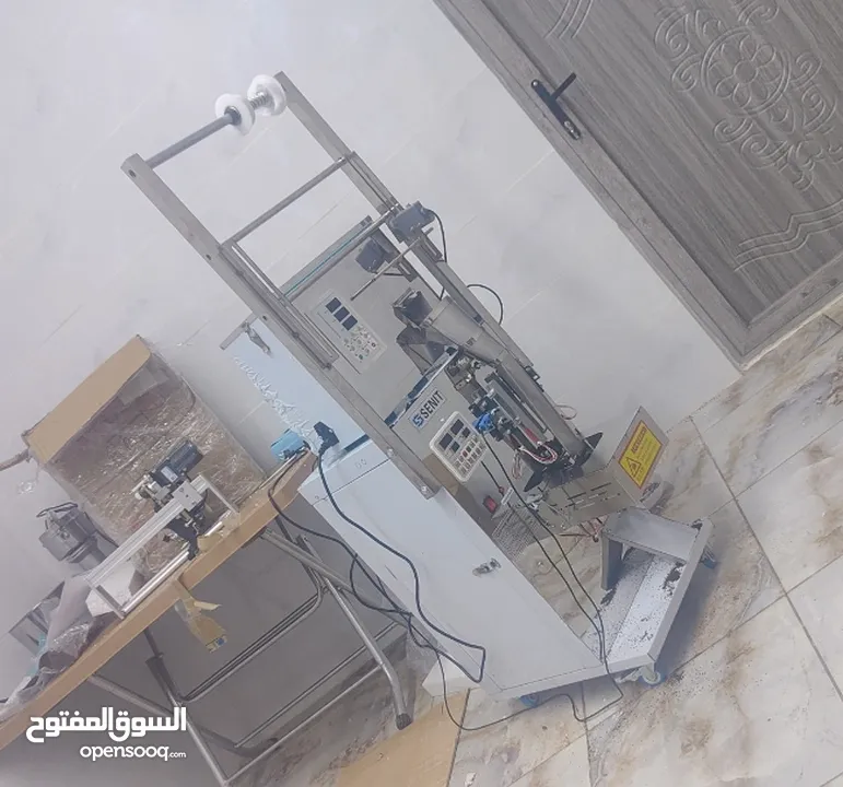ماكينة تعبئة وتغليف بودرة و حبوب