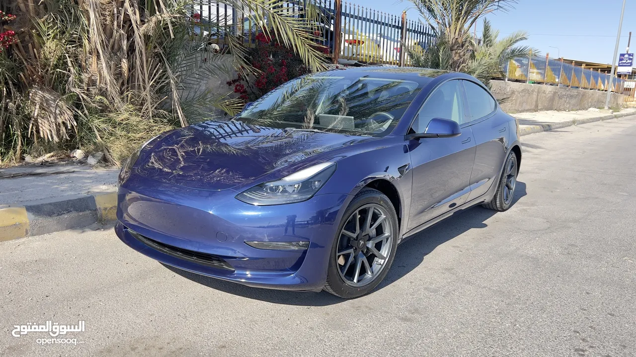 TESLA  MODEL ( 3 ) 2023 فحص اربعه جيد اوتوسكور كحلي داخلي اسود ممشى قليل  b+