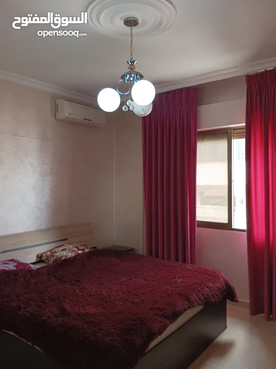 غرفة نوم وصالون مفروشة سوبر ديلوكس في الجاردنز 275دينار شهري مع بلكونة