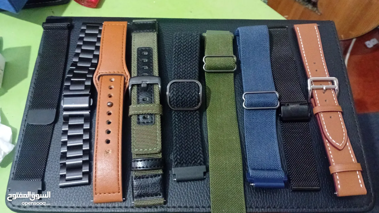 samsung galaxy watch 5..  with 8 watch bands
