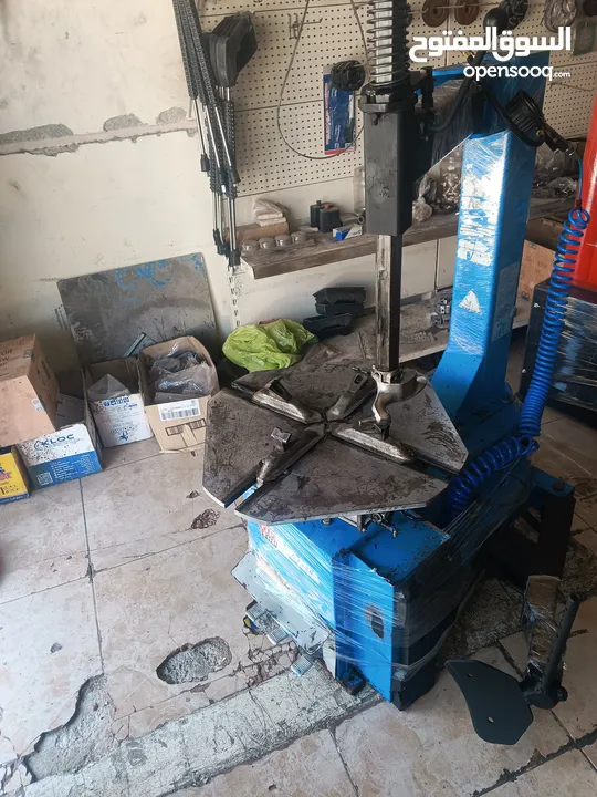 معدات محل بناشر
