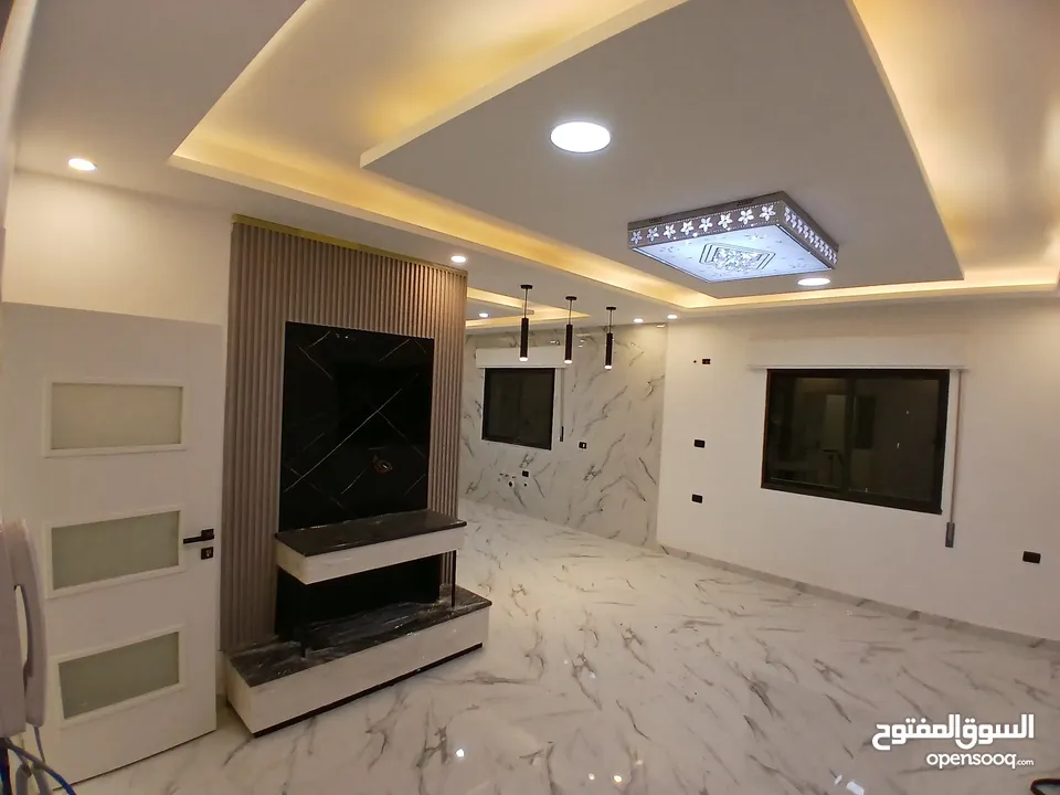 منزل دوبلكس ثلاث طوابق للبيع