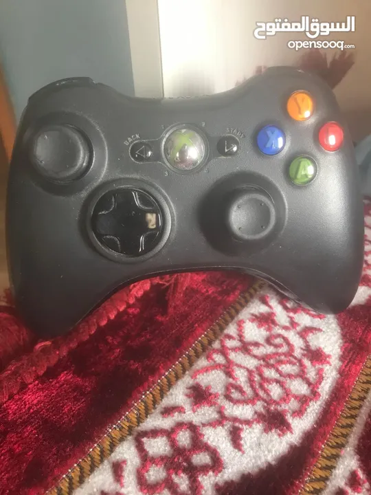 شبه جديدX box 360 مع كامل ملحقاته استعمال خفيف مع شاشة 32 بوصة