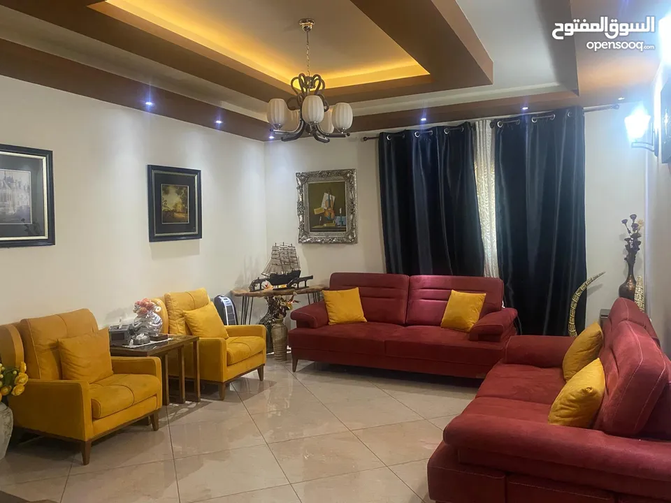 شقة مميزة بإطلالة رائعة سوبر ديلوكس على الشارع الرئيسي. منطقة خلة قيس قريبة جدا على بيت جالا ...