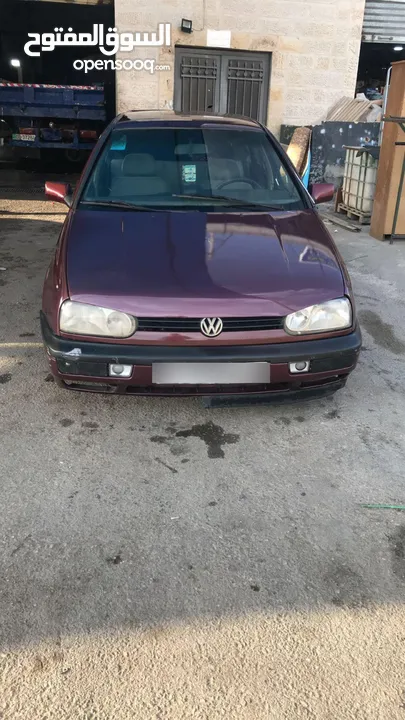 سيارة قولف mk3 للبيع أو البدل موديل 1992 موتور 1800سي سي فحص اثنين جيد خلفي بس أنا بياع خالي قص قلبا