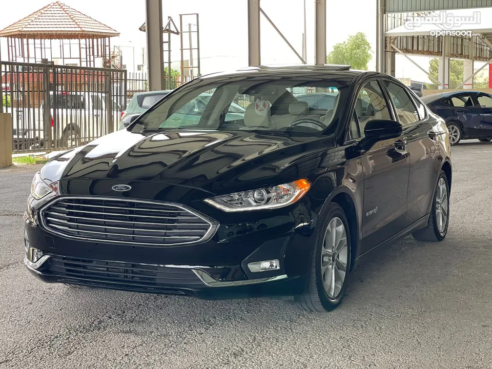 ‎‏Ford fusion Hybrid 2019  فل جميع الاضافات مع فتحة