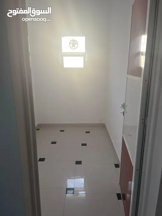 فيلا للايجار المعبيله قريب مستشفي بدر السما/Villa for rent in Al Maabilah Near Badr Al-Sama Hospital