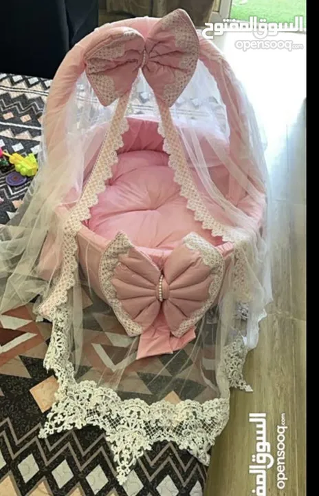 Baby girl bassinet new condition