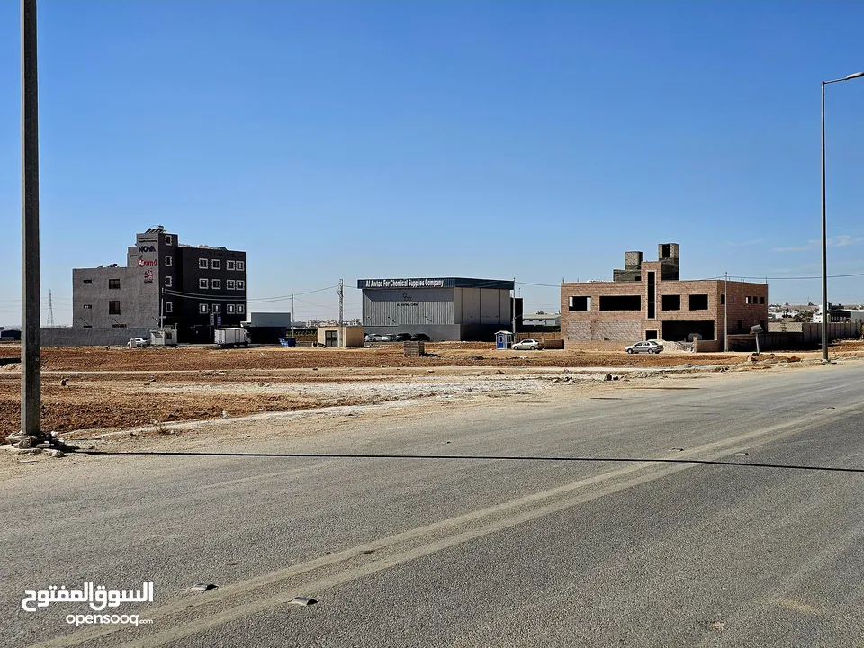 قطع صناعي في محيط شارع الميه التنموي
