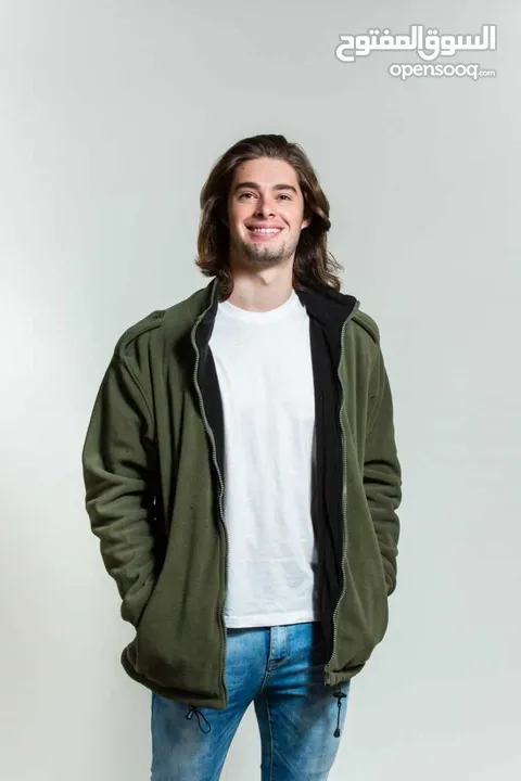 جاكيت شتوي سميك بخامة فليس أصلية، دافئ وأنيق، وتقدر تلبسه على الجهتين لتبديل إطلالتك فورًا