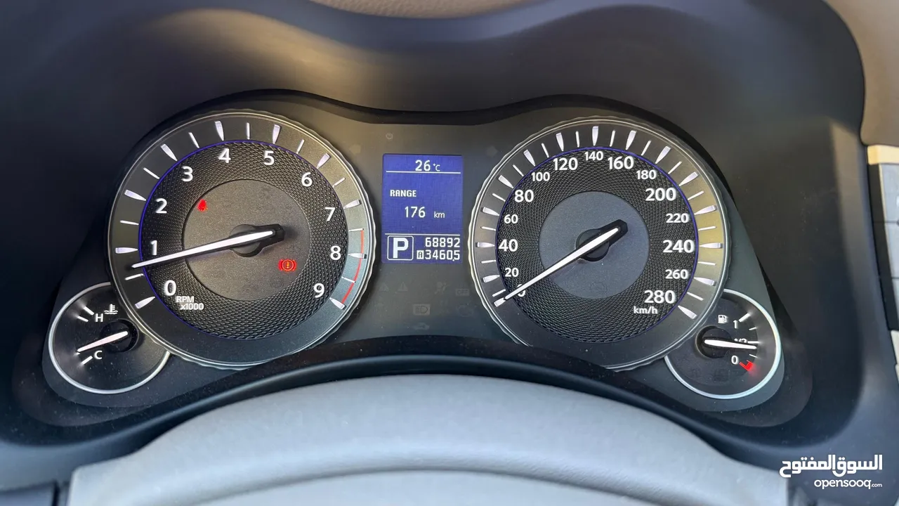 سيارة إنفينيتي Q70 2014 للبيع
