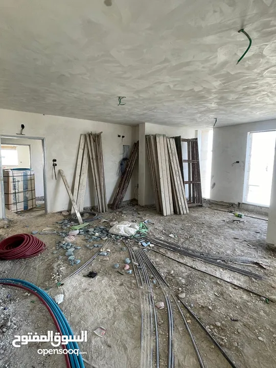 شقة طابق اخير في سطح مرحبا للبيع