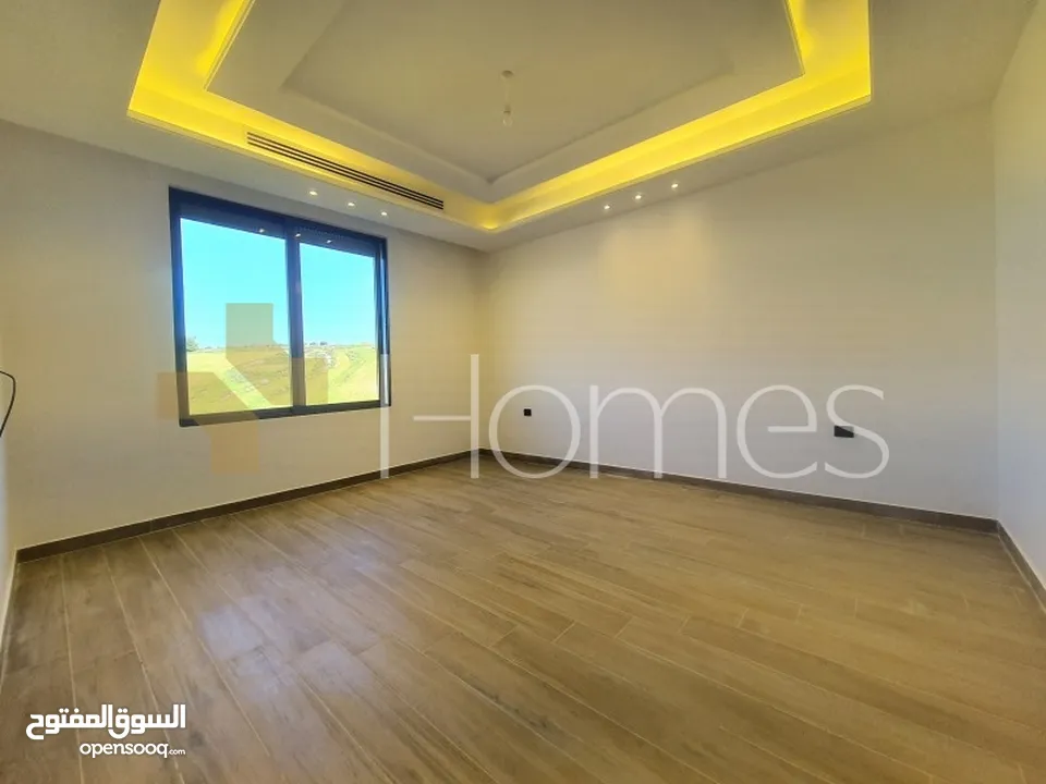 شقة طابق اول للبيع في رجم عميش بمساحة بناء 235م