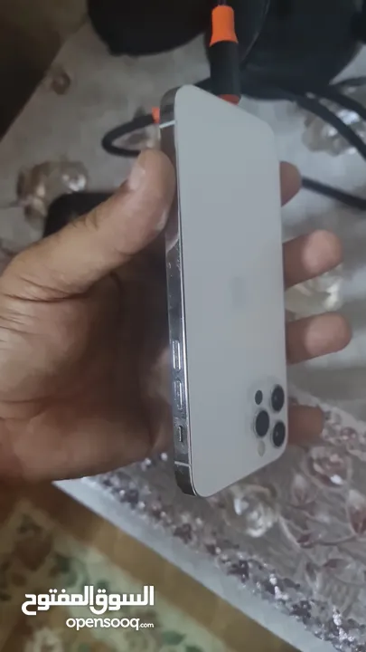 ايفون 12 برو