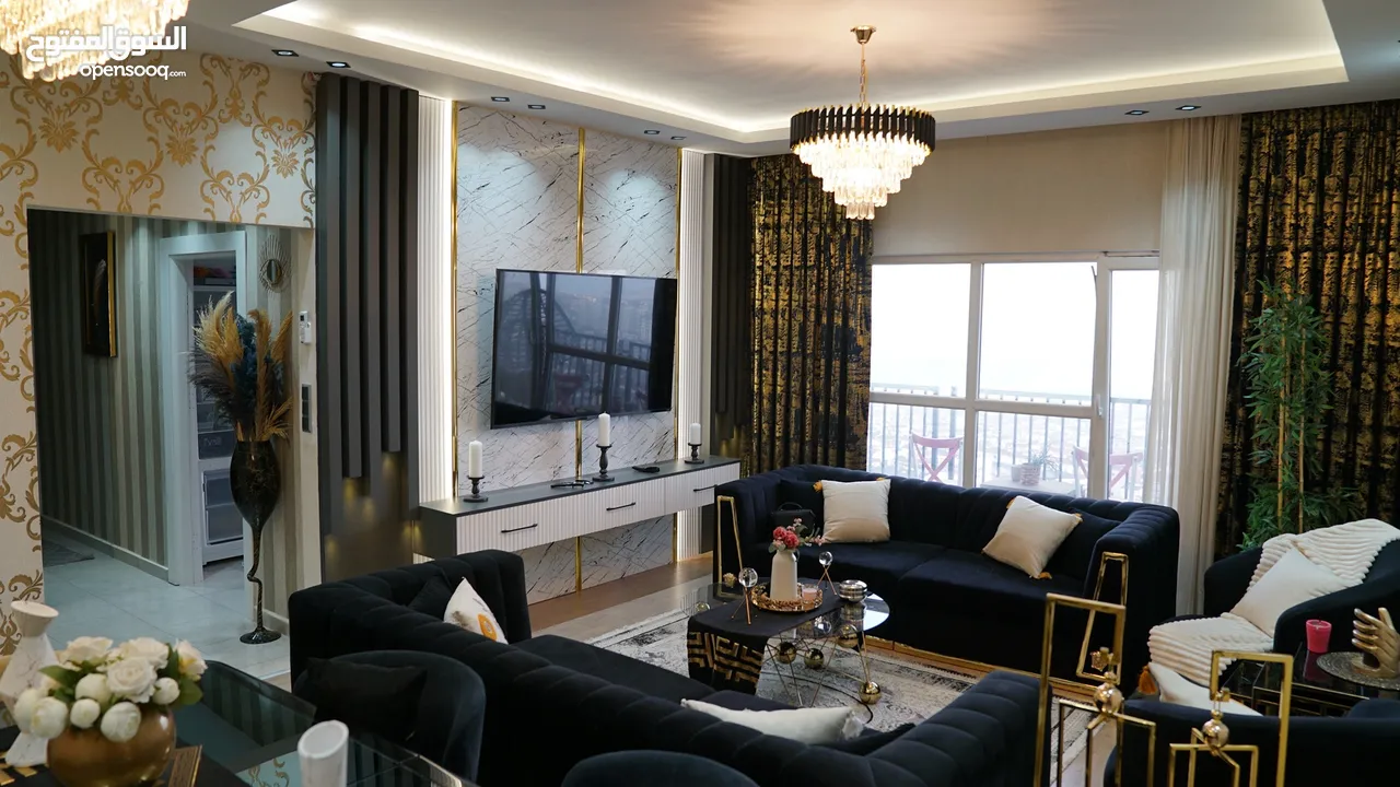 شقة فاخرة جداً مطلة على البحر والبحيرة في اسطنبول