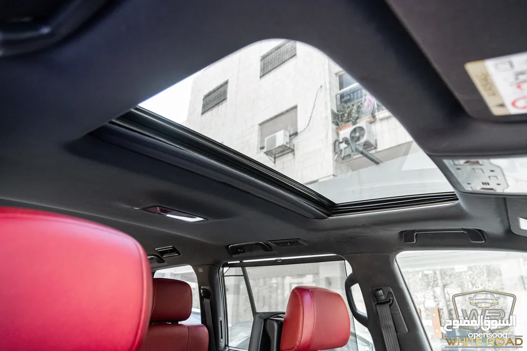 Lexus Lx570s 2019   السيارة وارد الشركة و قطعت مسافة 123,000