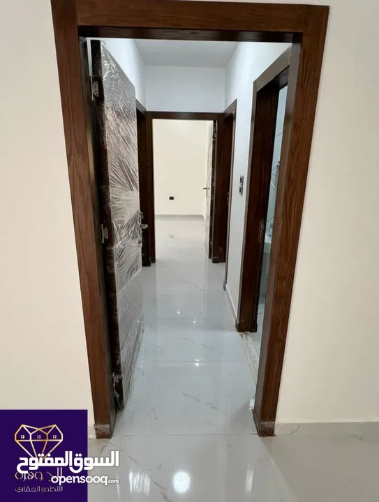 شقة طابق ثالث سكني استثماري لم تسكن لقطه وبسعر مغري جداا عرض خاص ع اخر شقة أرقى مناطق الجاردنز