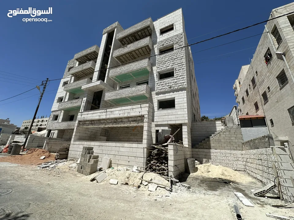 شقق جديده طريق المطار  ضاحيه الأمير علي  بالقرب بيت المقدس يوجد ثالث مع روف