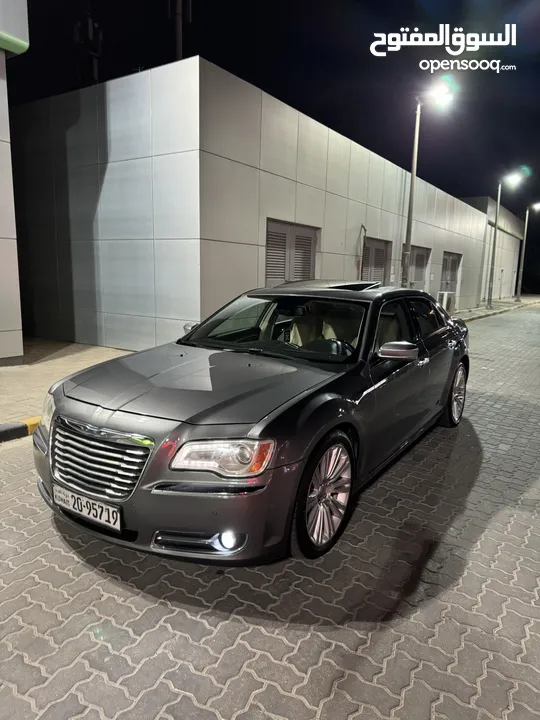 Chrysler 300c 2012 full option