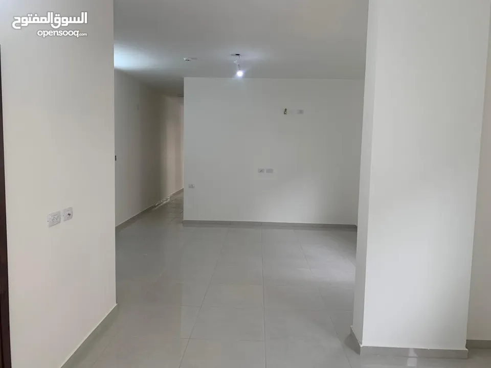 شقة طابو للبيع كاش فقط، نابلس المخفية قرب سوبر ماركت مطاوع عمارة المحسن الطابق الثاني ويوجد مصعد ووا