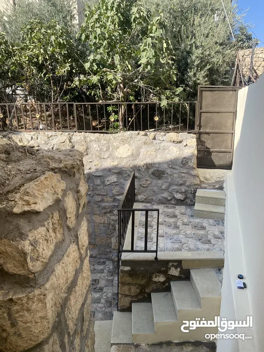 بيت تراثي للبيع او البدل في منطقة الرميمين / السلط