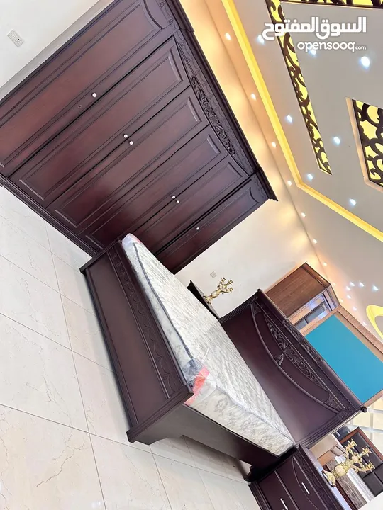 خزانه طابقين مع غرفة نوم ماستر