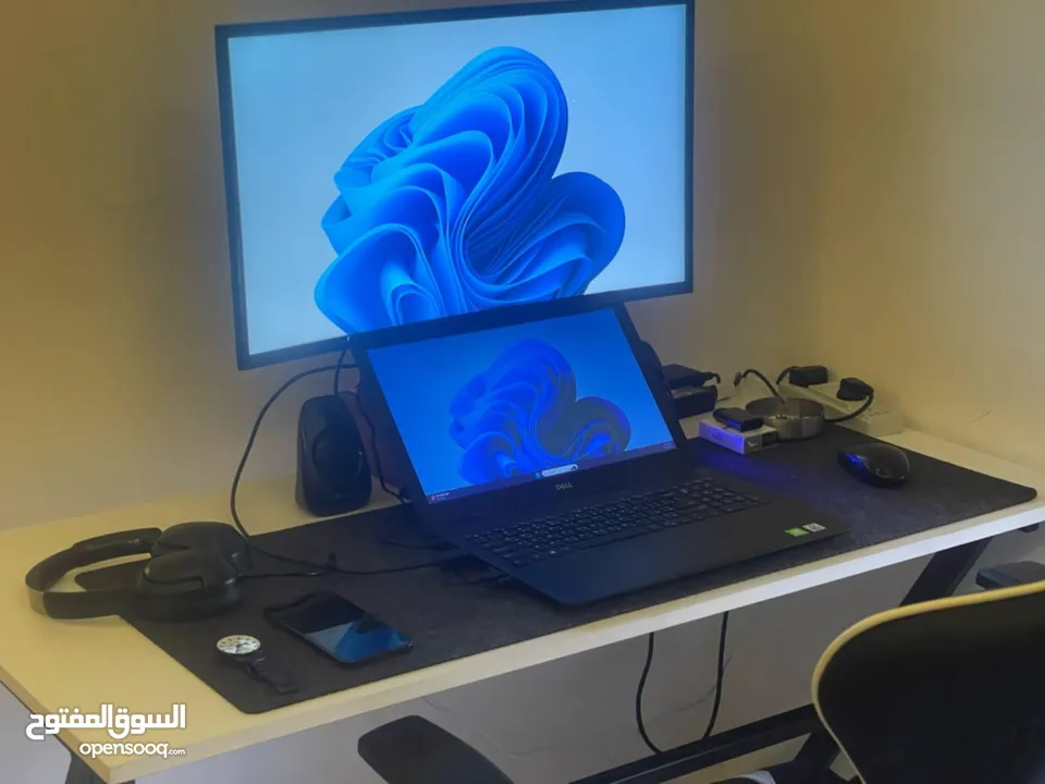 مكتب جيمنج مزود ب اضاءة RGB ملونه مع ريموت تحكم بسعر 38دينار شامل التوصيل لجميع المحافظات  لحقوا عرض