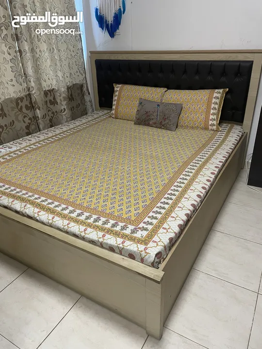 Bed king size including matress