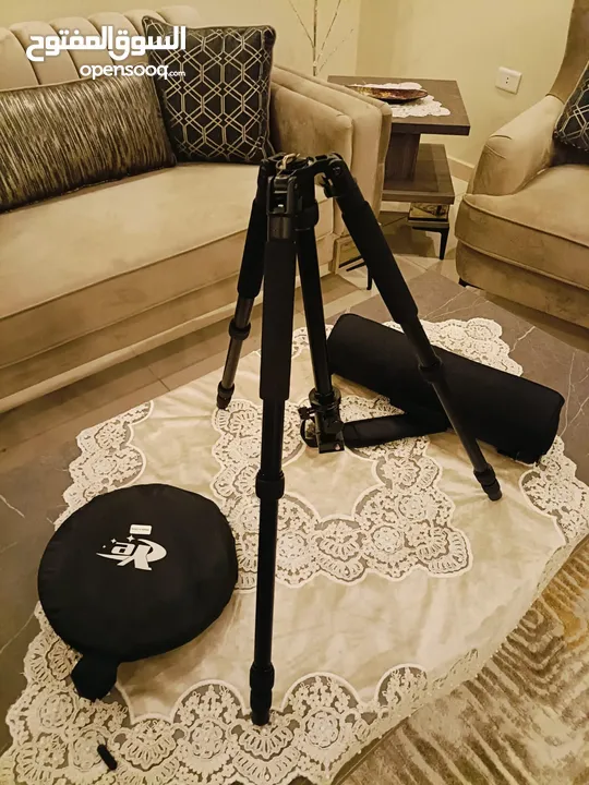 أغراض ولوازم كاميرا للبيع و   رينغ لايت يمكن البيع كلا على حدة
