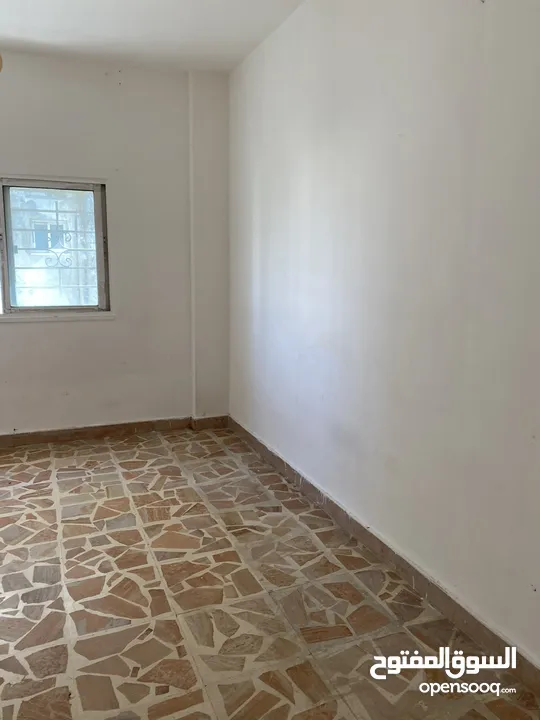 شقة طابقية مميزة للايجار / جبل النزهة