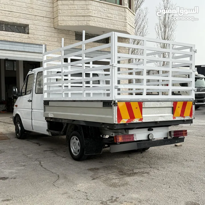 مرسيدس 416 شاصي قصير بحالة الوكالة فحص نخب