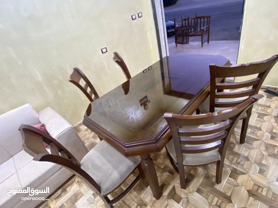 طاوله سفره بحالة الوكاله