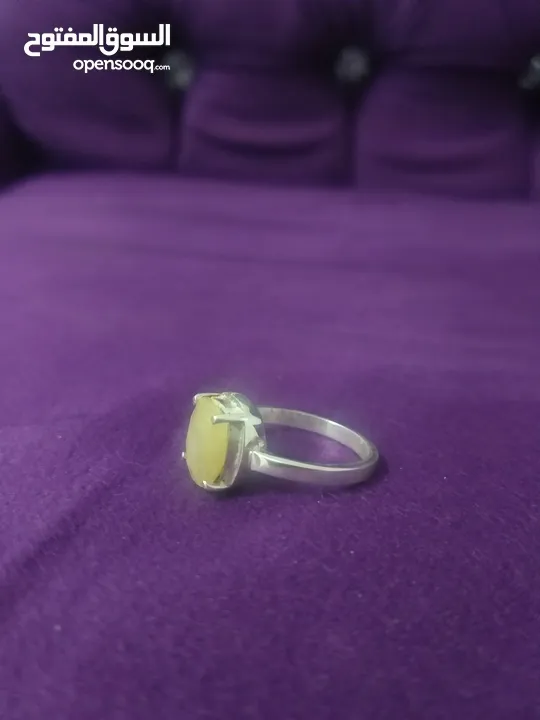 خاتم ياقوت أصفر سريلانكي غير معالج مع شهادة المختبر natural untreated srilankan yellow sapphire ring