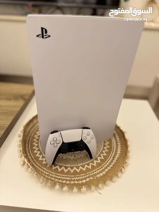 بلايستيشن 5 نظيف جدا بحال الوكالة استعمال خفيف جدا playstation5 بليستيشن 5 نظيفة جدا بحال الوكاالة
