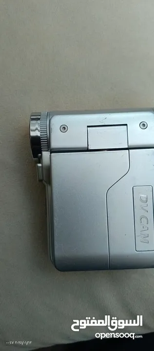 كاميرا عدد2 الاولي panasonic شريط عادي vhs والثانية Dv cam ديجيتال