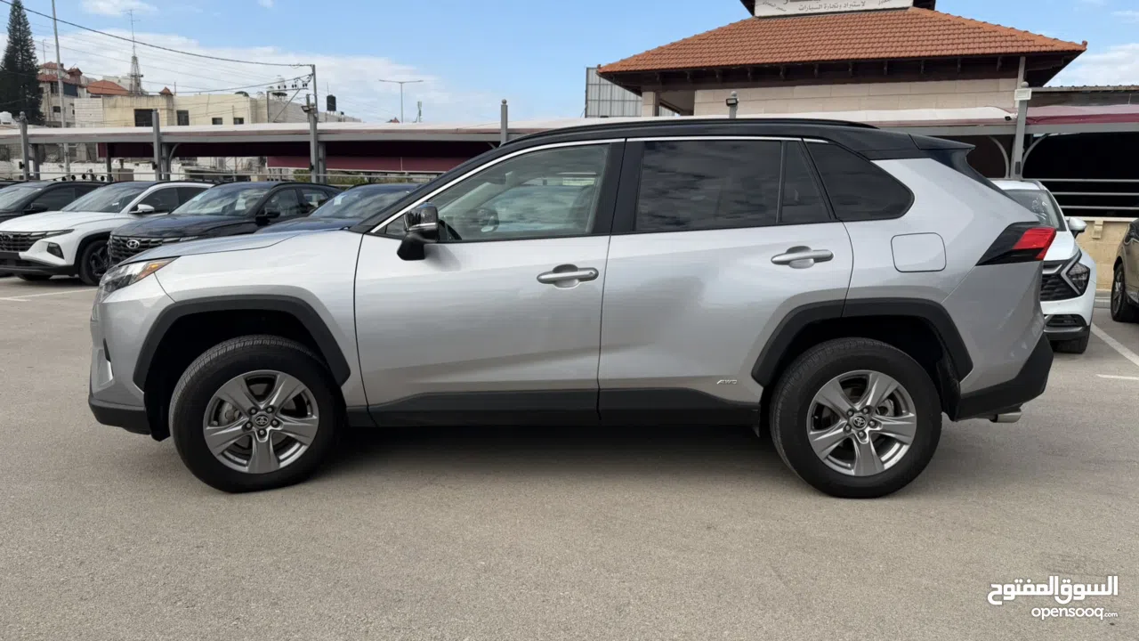 تويوتا RAV4 ترخيص 2023 محرك 2500 هايبرد  جير أوتوماتيك 296 حصان