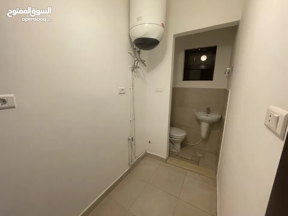 شقة للايجار في ام اذينة ( Property 40130 ) سنوي فقط