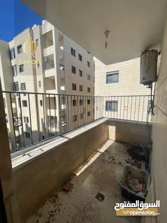 شقة بمساحة واسعة للبيع في الطيرة  ,,,  مع امكانية التأجير