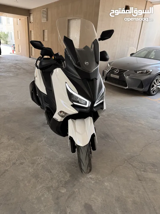 للبيع اس واي ام  وقابل sym  300cc