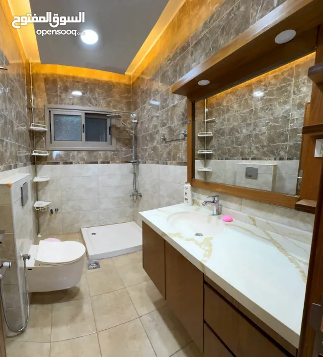 روف للايجار مفروش في اجمل مناطق رام الله والبيرة التواصل مع المالك مباشرة دون وسيط 1250 دولار