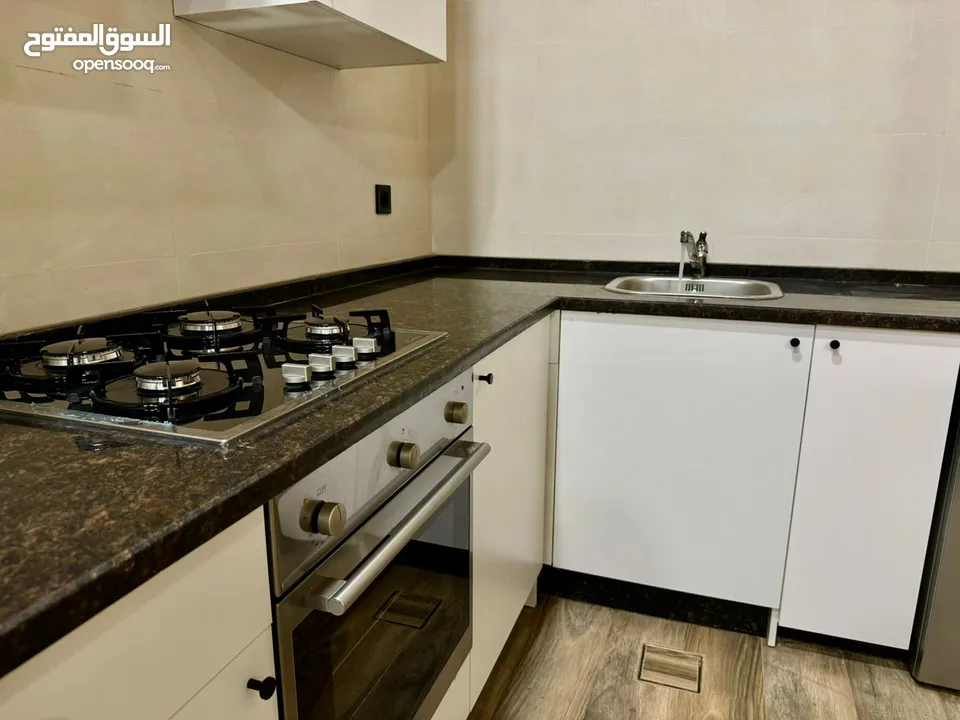 استوديو مفروش 5 نجوم جديد لم يسكن بعد - مجهز بالكامل في الشميساني من المالك مباشرة