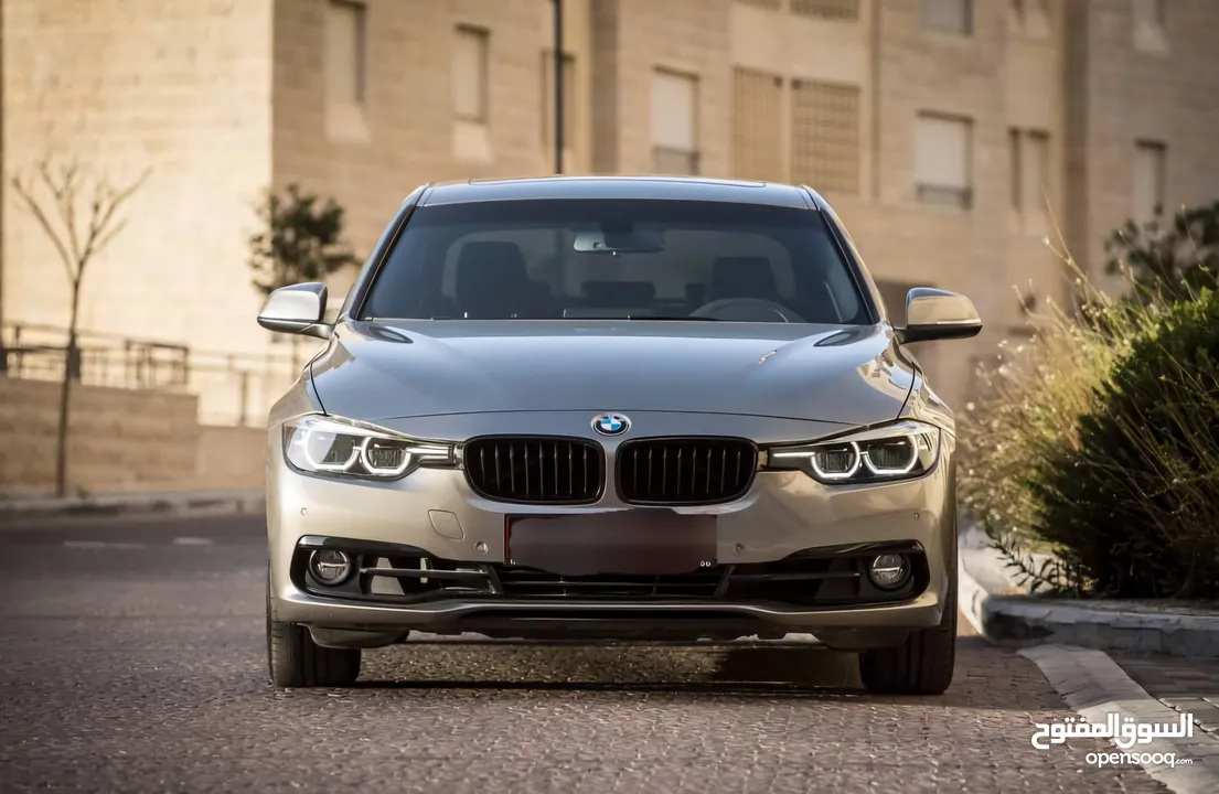 للبيع bmw 330i مميزة كليا