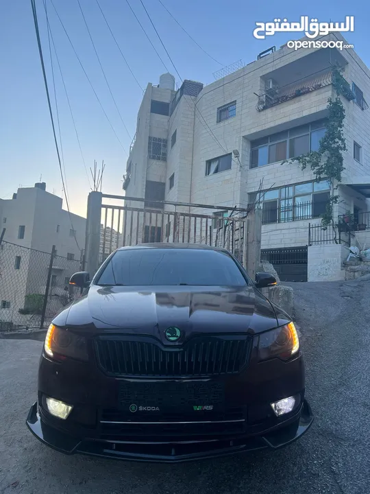 للبدل او البيع بسعر حرق كاش سكودا سوبير فل مسكر فتحه سقف كراسي كهرباء برادي خلفيه لدات اماميه وخلفيه