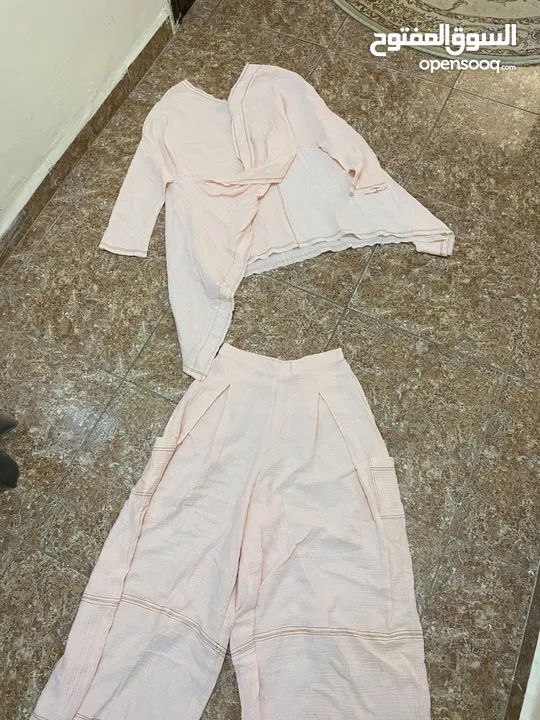 ملابس للبيع