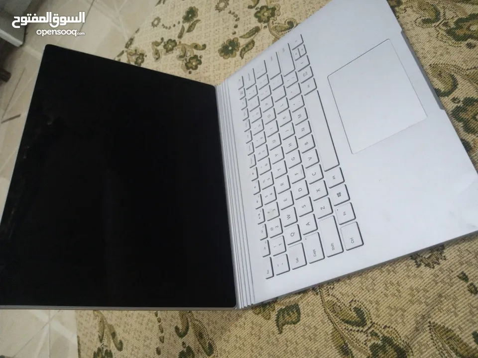 لابتوب Microsoft وكاله