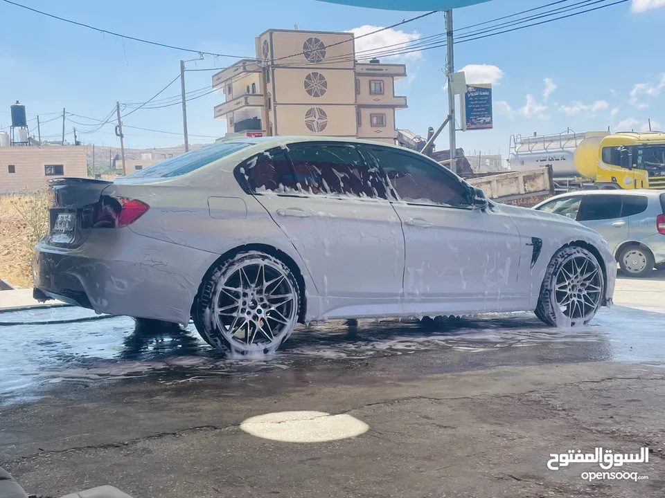 BMW 320i بي ام